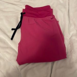 Figs woman’s Livingston basic scrub pants- electric orchard, size medium